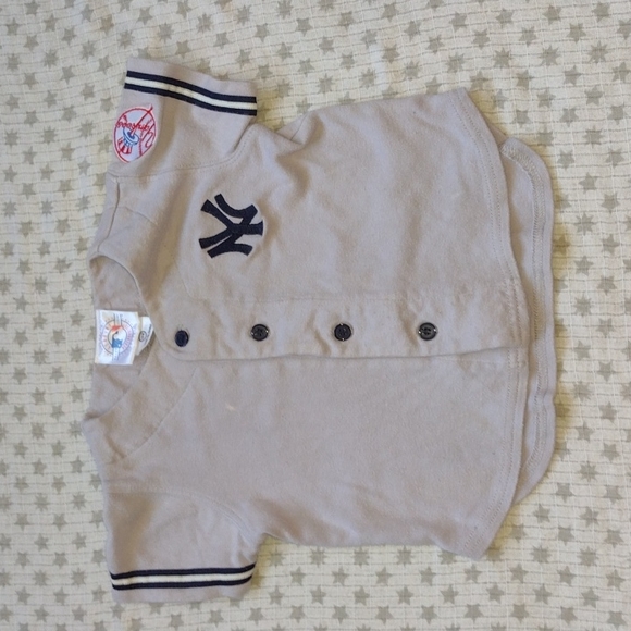 Three Outfit Bundle with BONUS Hoodie - Picture 13 of 16